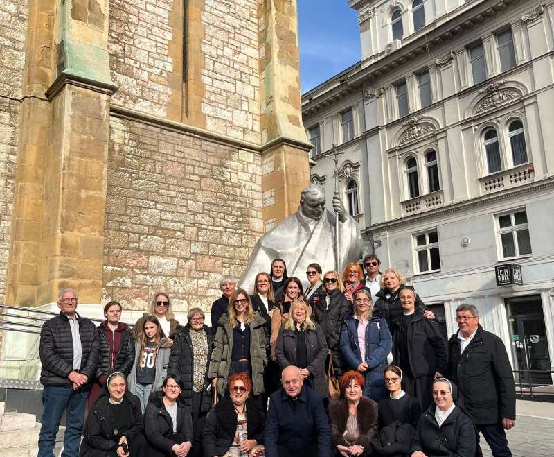 Hodočašće mješovitog župnog zbora  iz župe Kaštel Kambelovac na grob našeg Utemeljitelja