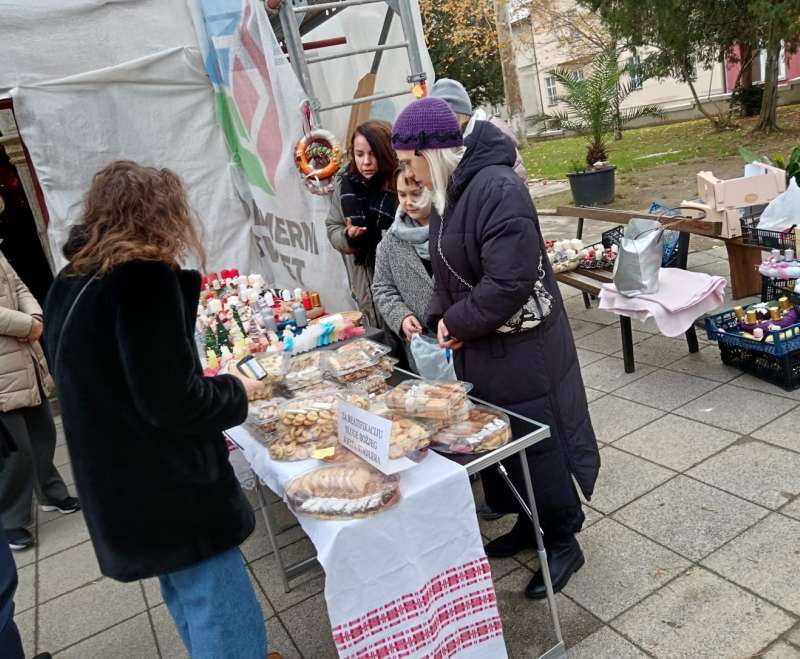 Ususret adventskoj radosti - Vijenci i kolači s misijom Ususret adventskoj radosti - Vijenci i kolači s misijom