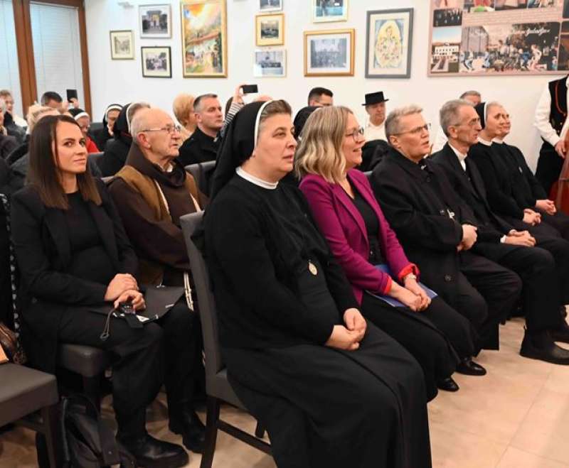 U Brodskom Vinogorju predstavljene knjige o sluzi Božjem Josipu Stadleru