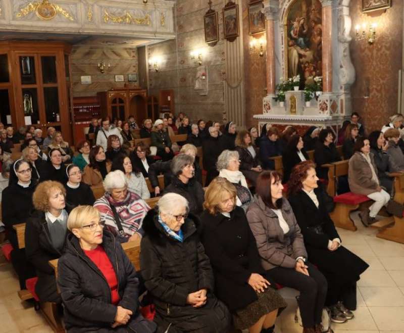 Humanitarna izložba za misije na splitskom Pojišanu
