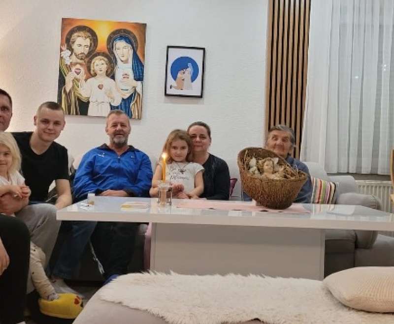 Pobožnost Malom Isusu po obiteljima