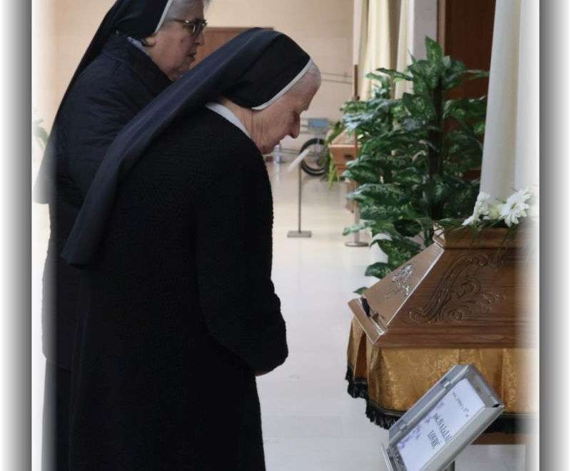 Sprovod s. M. Laure Lovrić