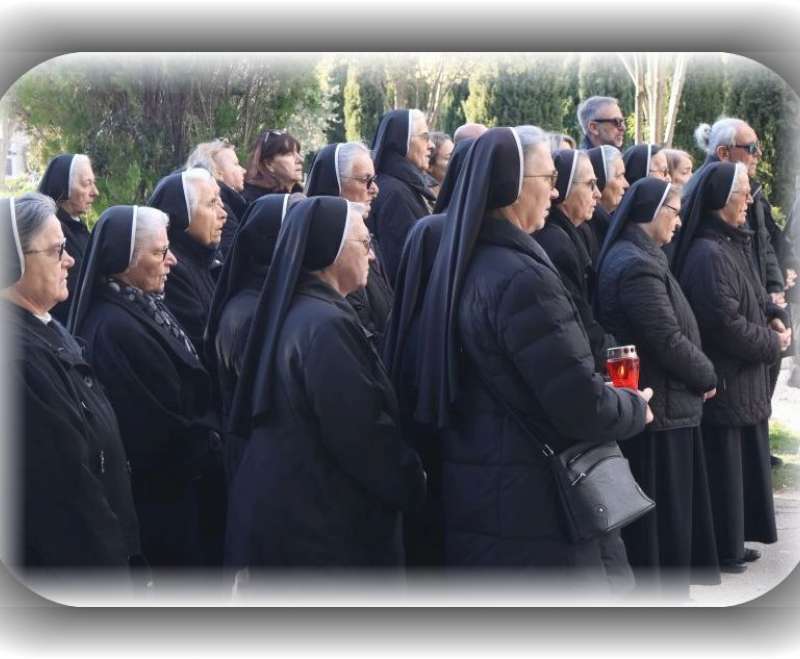 Sprovod s. M. Laure Lovrić