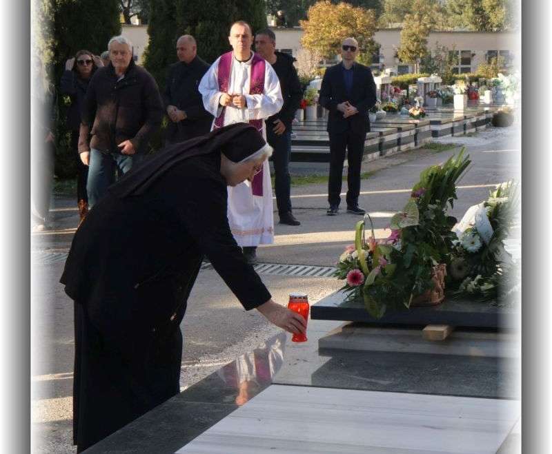 Sprovod s. M. Laure Lovrić
