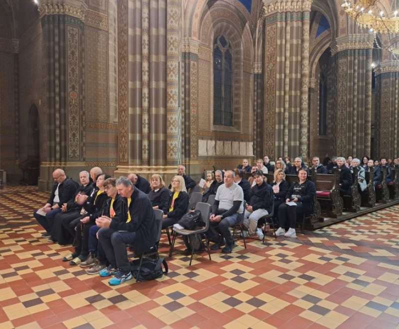 Preko stotinu hodočasnika na putu molitve sa sestrama Služavkama Malog Isusa