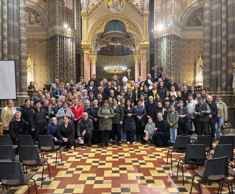 Preko stotinu hodočasnika na putu molitve sa sestrama Služavkama Malog Isusa