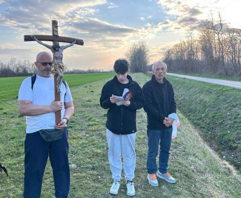 Preko stotinu hodočasnika na putu molitve sa sestrama Služavkama Malog Isusa
