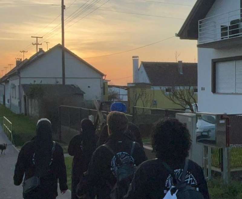 Preko stotinu hodočasnika na putu molitve sa sestrama Služavkama Malog Isusa