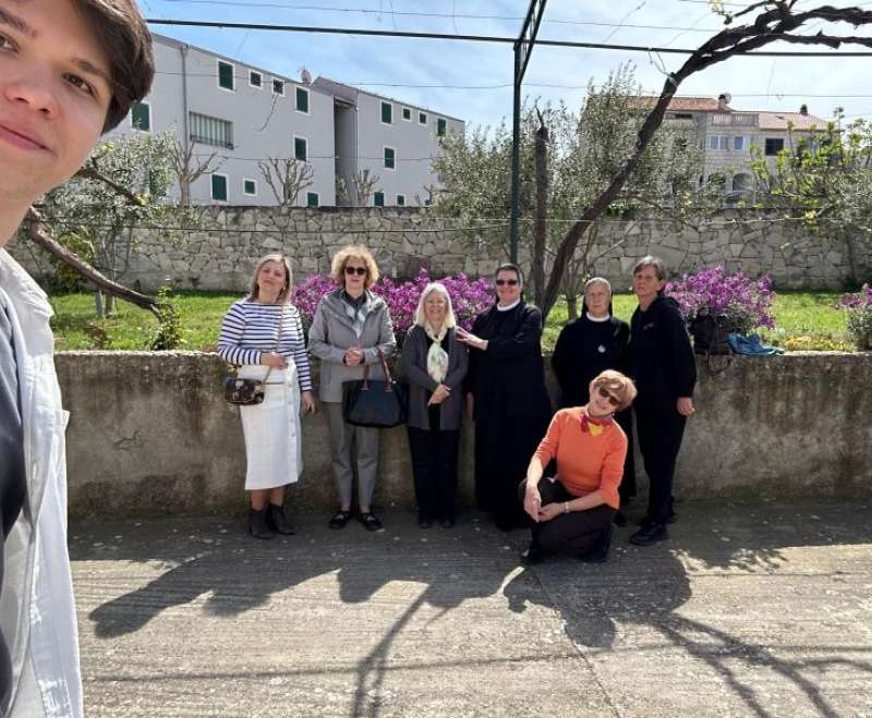 Radost i zajedništvo Uskrsnog Emausa u Sutivanu