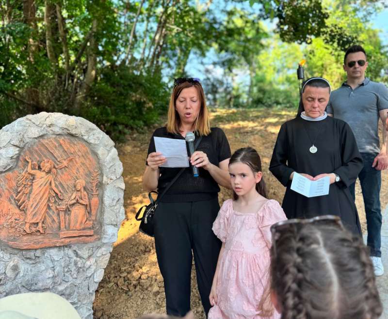 Hodočasničko - molitveni susret u samostanu “Betlehem” na Kraljevcu Hodočasničko - molitveni susret u samostanu “Betlehem” na Kraljevcu