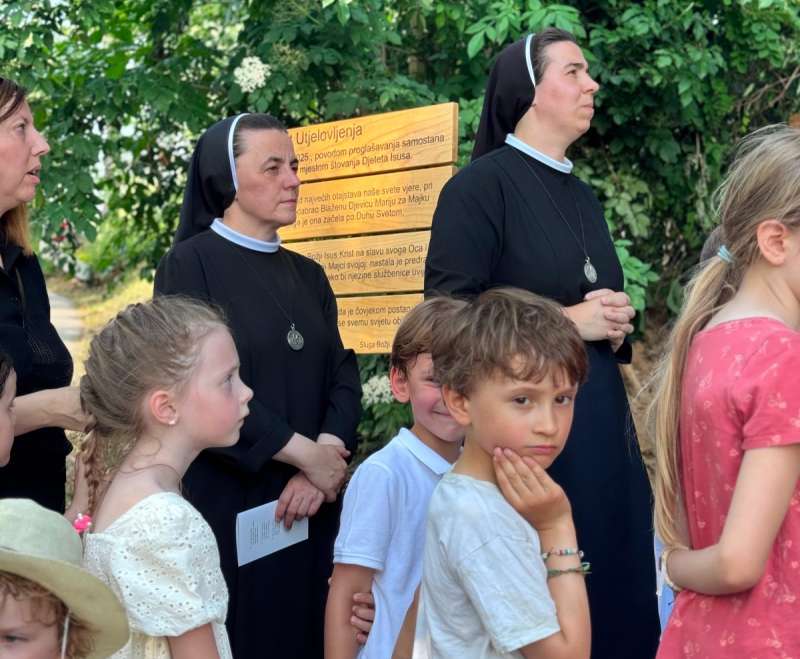 Hodočasničko - molitveni susret u samostanu “Betlehem” na Kraljevcu Hodočasničko - molitveni susret u samostanu “Betlehem” na Kraljevcu