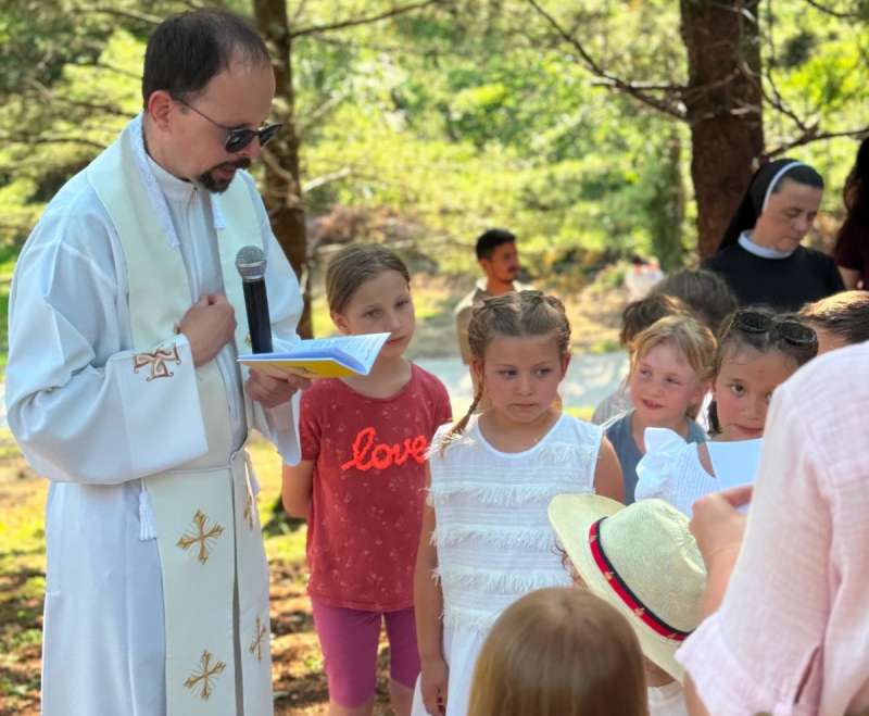 Hodočasničko - molitveni susret u samostanu “Betlehem” na Kraljevcu Hodočasničko - molitveni susret u samostanu “Betlehem” na Kraljevcu