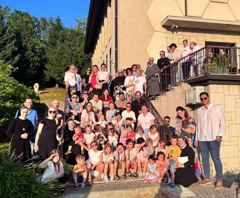 Hodočasničko - molitveni susret u samostanu “Betlehem” na Kraljevcu Hodočasničko - molitveni susret u samostanu “Betlehem” na Kraljevcu