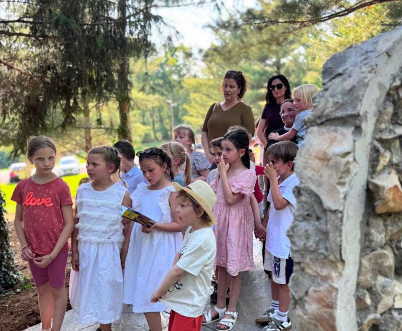 Hodočasničko - molitveni susret u samostanu “Betlehem” na Kraljevcu Hodočasničko - molitveni susret u samostanu “Betlehem” na Kraljevcu