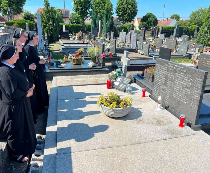 Susret juniorki u Marijinom Domu u Vinkovcima Susret juniorki u Marijinom Domu u Vinkovcima