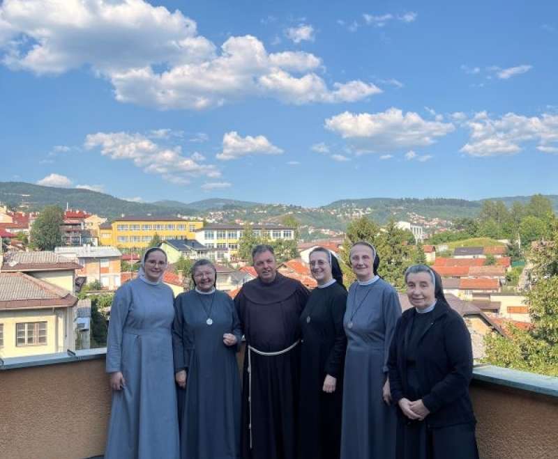 Fra Mariano Asunis ponovno u Sarajevu: Susret ratnog kapelana i sestara u samostanu Egipat Fra Mariano Asunis ponovno u Sarajevu: Susret ratnog kapelana i sestara u samostanu Egipat