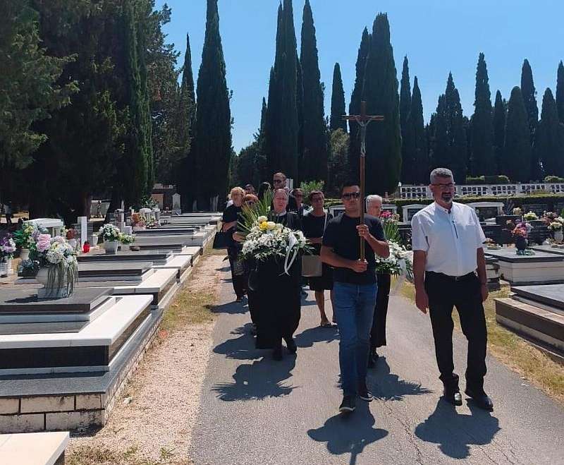 Sprovod s. M. Adele Vojković Sprovod s. M. Adele Vojković