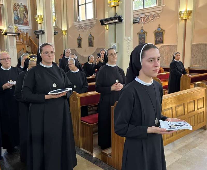 Proslavljen zavjetni dan sestara Služavki Maloga Isusa sarajevske provincije BDM Proslavljen zavjetni dan sestara Služavki Maloga Isusa sarajevske provincije BDM