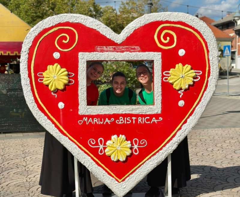 Služavke Malog Isusa na 303. zavjetnom hodočašću grada Zagreba Majci Božjoj Bistričkoj Služavke Malog Isusa na 303. zavjetnom hodočašću grada Zagreba Majci Božjoj Bistričkoj