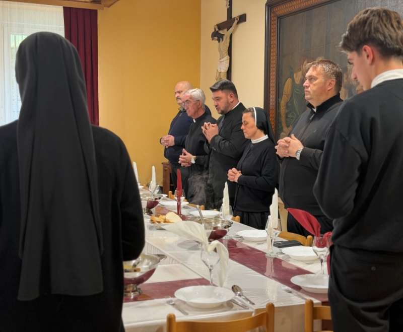 Proslava svetkovine sv. Rafaela, zaštitnika Družbe sestara Služavki Malog Isusa