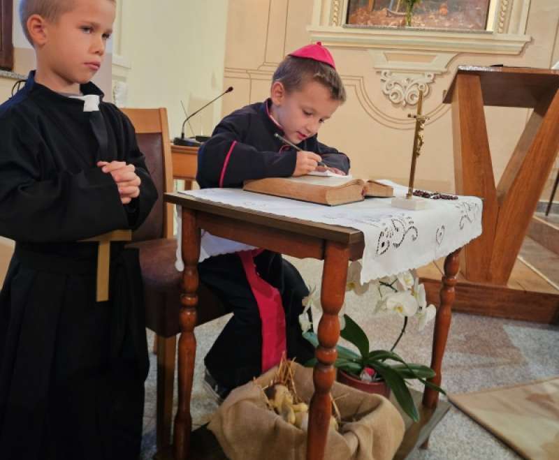 Proslava sv. Rafaela u Marijinom Domu u Vinkovcima Proslava sv. Rafaela u Marijinom Domu u Vinkovcima